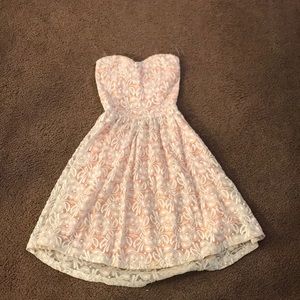 Deb Peach Lace Dress. Size Small.